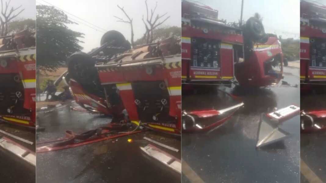 Mobil pemadam kebakaran (Damkar) di Pangkep mengalami kecelakaan tunggal saat menuju lokasi kebakaran lahan di Labakkang, Sulawesi Selatan, Selasa (29/9/2026) sekitar pukul 14.40 Wita.