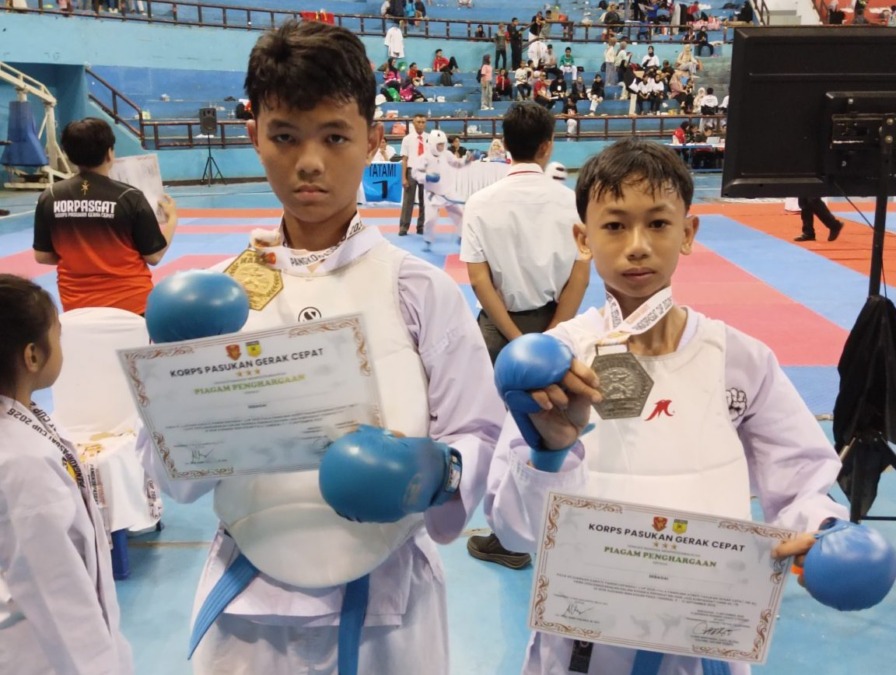 Dua siswa Ranu Harapan Islamic School (RHIS), Fikri Nakhla Rafie dan Moch. Faqih Rasyid, menorehkan prestasi membanggakan pada ajang Korpasgat Karate Championship yang digelar pada 11–12 September 2026.