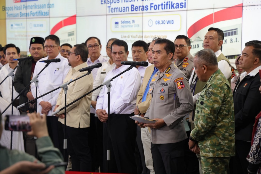 Satgas Pangan Polri mendalami dugaan pelanggaran 25 merek beras fortifikasi, termasuk ketidaksesuaian kandungan dan label kemasan.