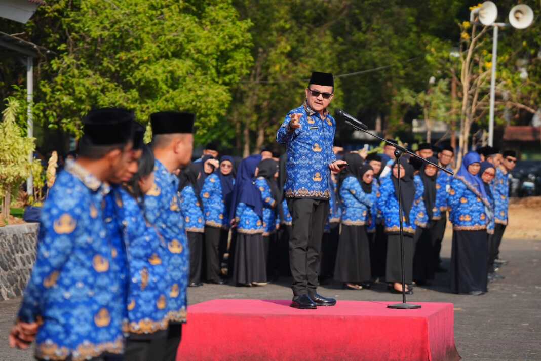 Sekda Prov Sulsel Jufri Rahman, memimpin Hari Kesadaran Nasional (HKN) sekaligus berpamitan jelang memasuki masa pensiunnya sebagai birokrat yang dijalaninya sekitar 40 tahun