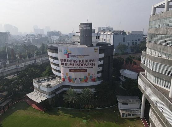 Kejagung menggeledah kantor PT CCM di Jakarta dan 2 kediaman mantan pejabat terkait dugaan korupsi tambang batu bara di Nunukan 2013-2025.