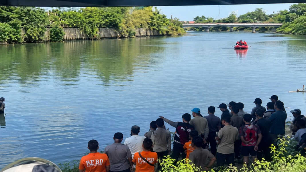 Pencarian korban tenggelam BPBD Maros bersama tim Sar Gabungan di Sungai Maros