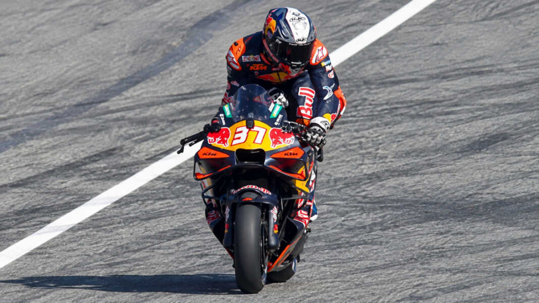 Pedro Acosta merayakan kemenangan MotoGP Austria 2026 di Red Bull Ring, Spielberg, Minggu (20/9/2026)