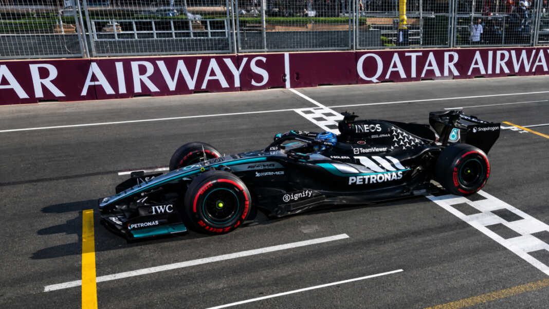 George Russell menang 0,196 detik atas Max Verstappen, memangkas jarak gelar F1 sebelum balapan Sepang di Baku City Circuit, Sabtu (26/9/2026)