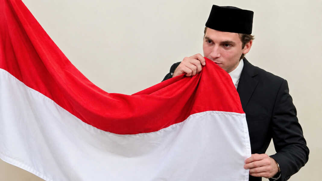 Luke Vickery resmi WNI. Winger Macarthur FC berpeluang ke Timnas Indonesia di ASEAN Cup 2026berlangsung pada 24 September hingga 5 Oktober, dengan Indonesia menjadi tuan rumah Divisi 1 di Jakarta dan Bandung, pemanggilan tergantung John Herdman