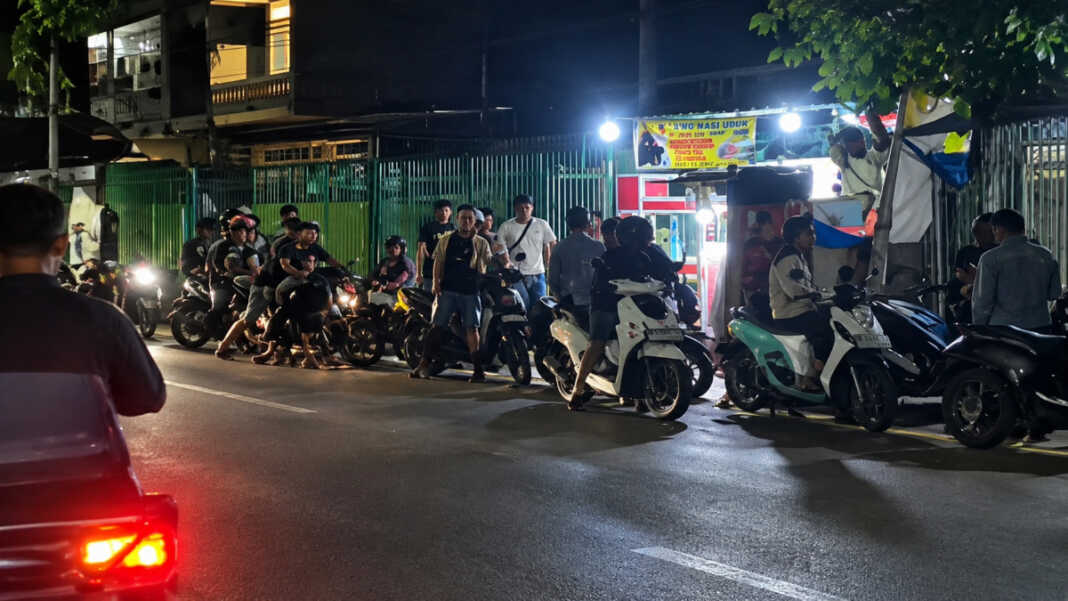 Antrean BBM di Makassar merembet ke Pertamini