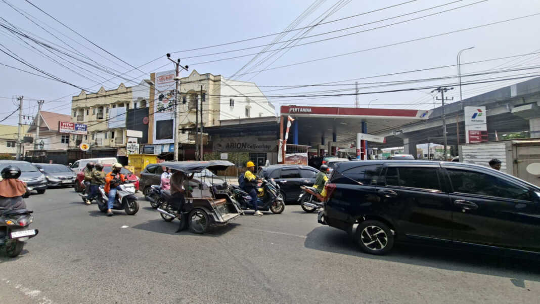 Pantauan SPBU Makassar pagi ini menemukan antrean panjang di Alauddin dan Pettarani, sementara SPBU Panaikang dan Urip terpantau normal.