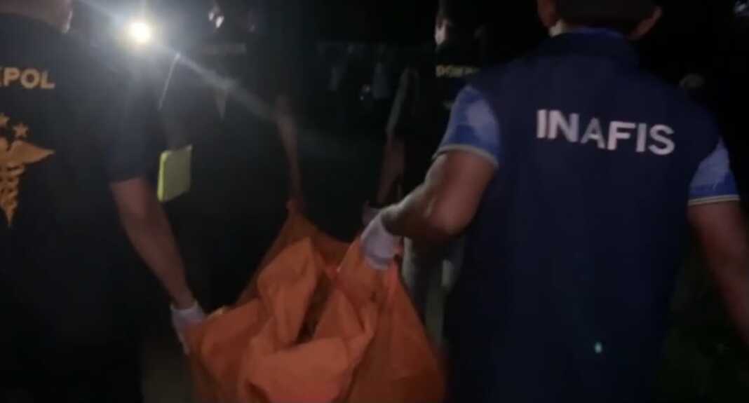 Istri di Gowa ditemukan tewas dengan sekitar 27 luka tusuk. Suaminya juga meninggal dunia dan diduga membakar diri menggunakan bensin.