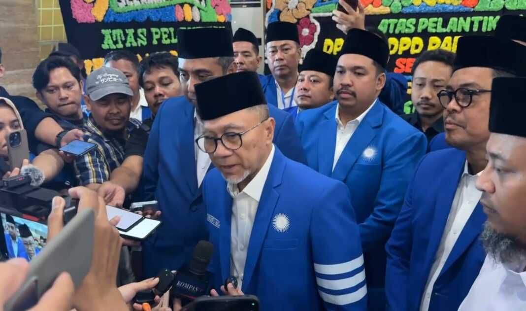 Ketua Umum PAN menegaskan posisi partainya bersama Prabowo dan meminta kader menjelaskan kebijakan pemerintah, termasuk program MBG dan koperasi, Rabu (7/10/2026).