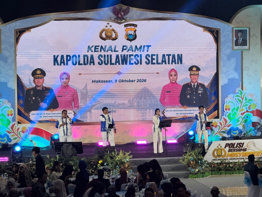 Acara kenal pamit Kapolda Sulsel dari Irjen Pol Djuhandhani Rahardjo Puro kepada Irjen Pol M Awal Chairuddin berlangsung hangat dan meriah, Jumat (9/10/2026).