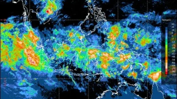 BBMKG Wilayah IV memperingatkan potensi angin kencang dan cuaca panas di Sulawesi Selatan pada 12–14 Oktober 2026.