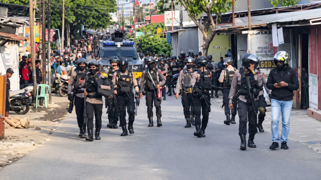 Tawuran kembali pecah Mansyur meninggal setelah diduga jatuh ke got saat mencari anggota keluarganya di Jalan Abubakar Lambogo (Ablam), Kecamatan Makassar, Jumat (16/10/2026) pagi