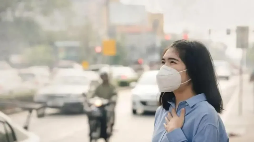 Bupati Chaidir Syam mengimbau warga memakai masker dan mengurangi aktivitas di luar ruangan (Dok. Ilustrasi)