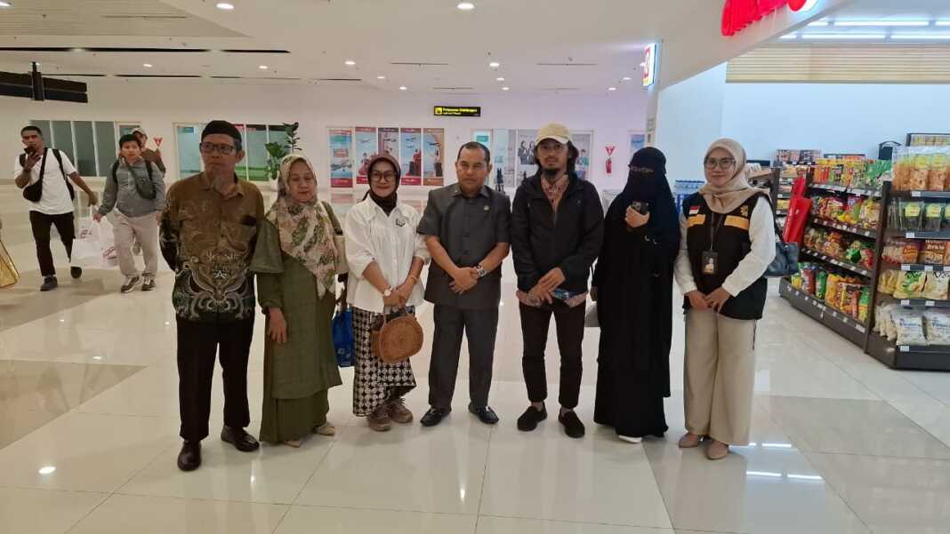 Dua ABK asal Gowa dan Bulukumba akhirnya pulang ke Sulsel setelah lima bulan disandera perompak Somalia.