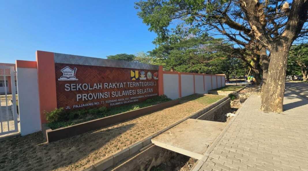 Presiden Prabowo dijadwalkan meresmikan 100 gedung Sekolah Rakyat dari Sudiang, Makassar, pada Rabu 28 Oktober 2026