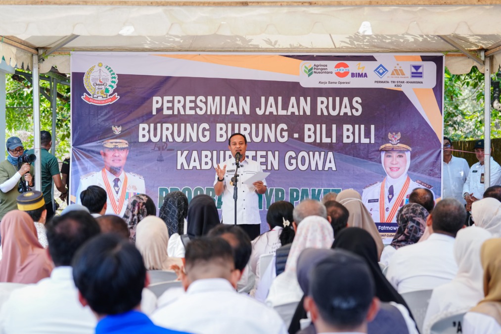 Gubernur Andi Sudirman meresmikan jalan Burung-Burung–Bili-Bili sepanjang 6,95 km di Gowa. Ruas ini bagian dari proyek infrastruktur Rp430 miliar untuk 13 ruas jalan
