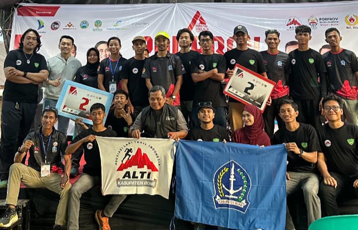 Atlet ALTI Bone Andi Nurhawidah berhasil meraih juara 2 kategori Vertikal Senior Putri dan Klasik Senior Putri pada eksibisi lari trail Porprov Sulsel XVIII 2026 di Camba, Maros. ALTI Bone menurunkan 12 atlet untuk mengukur kemampuan di level provinsi