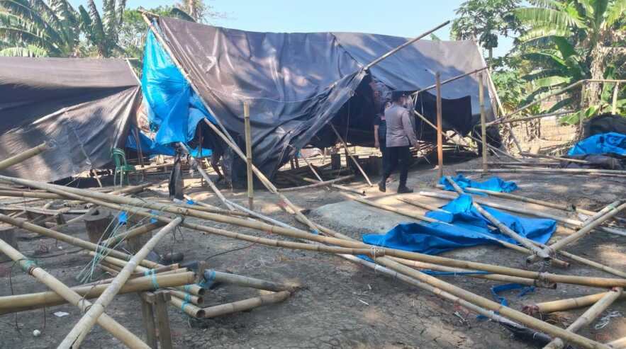 Arena judi mirip “kasino mini” di Welado, Bone, dibongkar polisi dan TNI setelah viral dan disebut telah lama beroperasi.