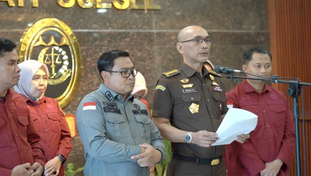 Penyidik Kejaksaan Tinggi (Kejati) Sulawesi Selatan resmi menahan mantan Kepala Balai Pelaksana Penyediaan Perumahan (BP2P) Sulawesi III, berinisial II karena dugaan korupsi perjalanan dinas.