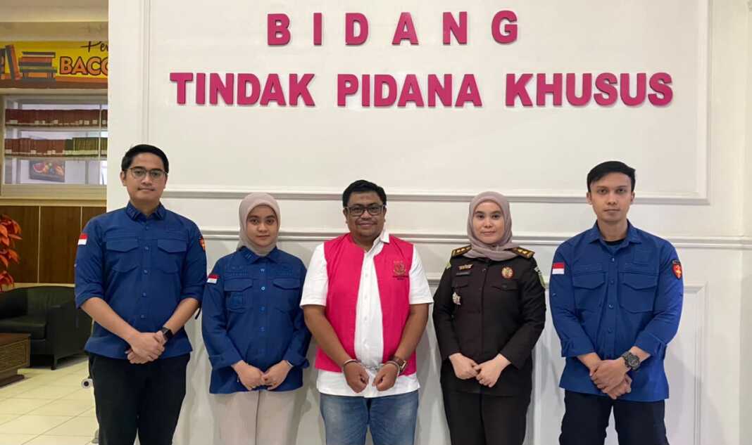 Kejari Gowa mengeksekusi dr. Suryadi ke penjara 2 tahun usai Kasasi MA dikabulkan dalam kasus korupsi dana JKN RSUD Syekh Yusuf.