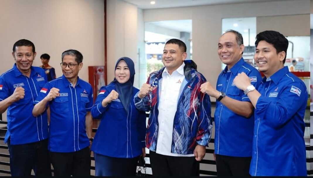 Sejumlah pengurus inti Partai Demokrat Sulsel bersama Wali Kota Makassar Munafri Arifuddin yang baru saja bergabung dengan Partai Demokrat