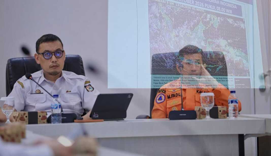 Rapat koordinasi lintas sektor terkait penanganan pencemaran udara PM2.5 dan kabut asap di Kota Makassar., di Kantor Balai Kota Makassar, Rabu (14/10/2026), dipimpin langsung Sekretaris Daerah (Sekda) Kota Makassar, Andi Zulkifly Nanda,