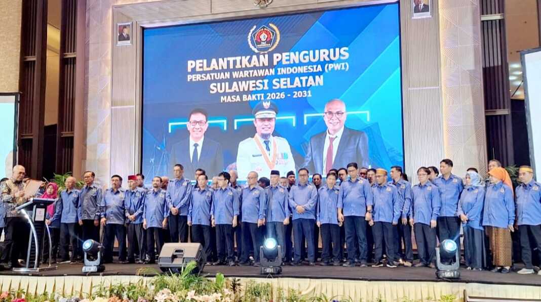 Pelantikan Pengurus PWI Sulsel periode 2026–2031 oleh Akhmad Munir di Makassar