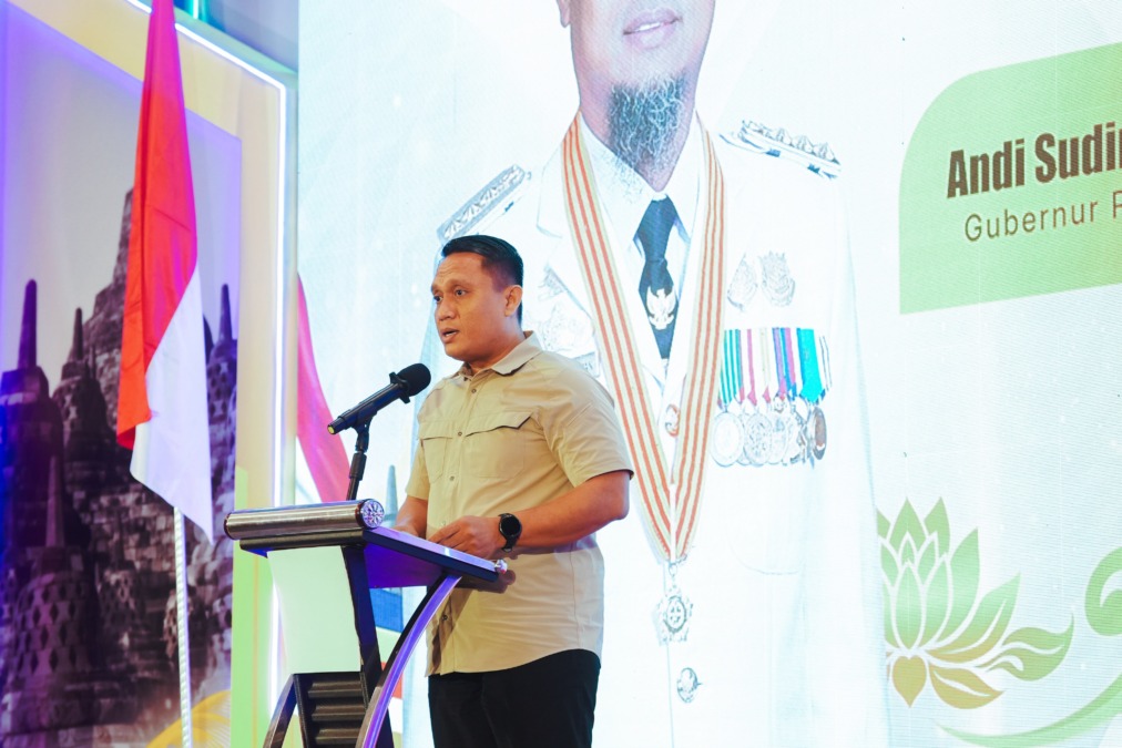 Penjabat Sekretaris Daerah Sulawesi Selatan Andi Winarno Eka Putra membuka Musyawarah Daerah III Persatuan Umat Buddha Indonesia (Permabudhi) Sulsel dengan Seminar Nasional Ekoteologi bertema “Ego to Eco: Merawat Bumi, Menjaga Kehidupan” di Hotel Horison Makassar