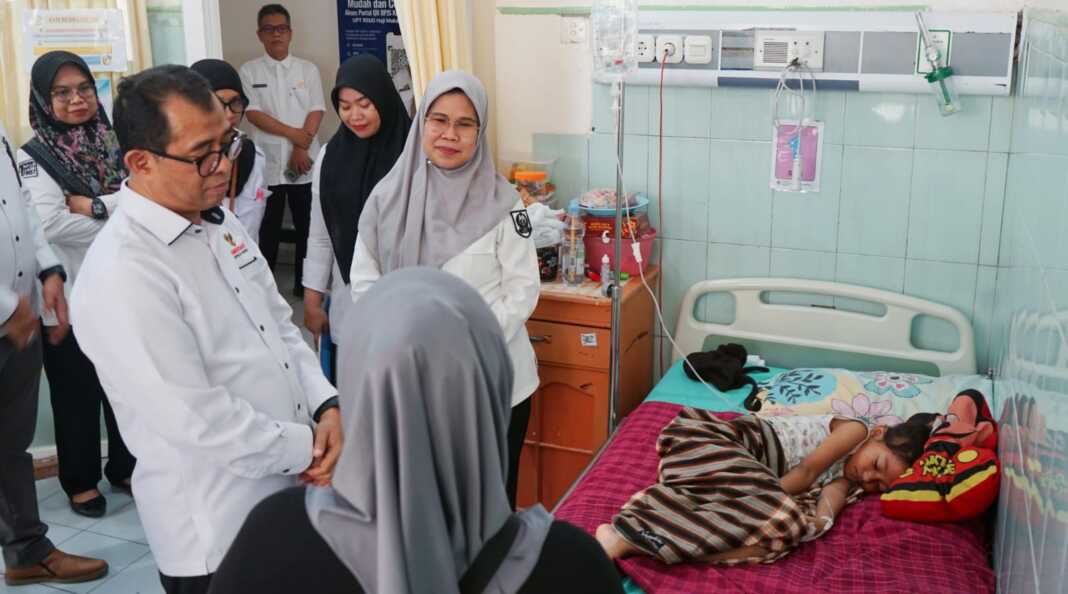 Ketua Ombudsman RI Nuzran Joher meninjau RSUD Haji Makassar, guna meninjau proses pelayanan publik di rumah sakit milik Pemprov Sulsel.