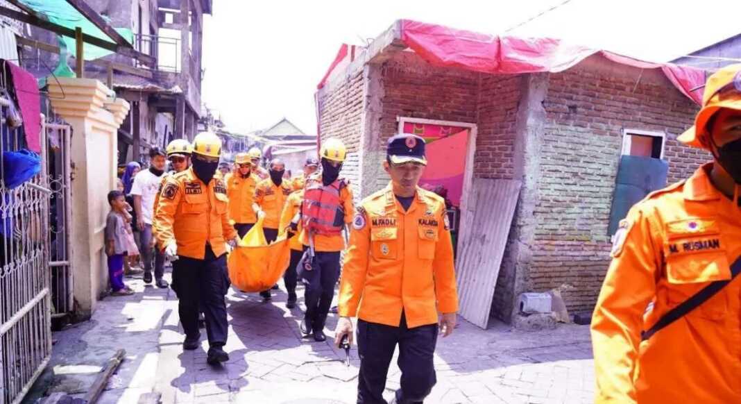 Bocah perempuan 6 tahun yang tenggelam di Kanal Sinrijala Makassar ditemukan meninggal dunia di Sungai Pampang setelah 3 hari pencarian.