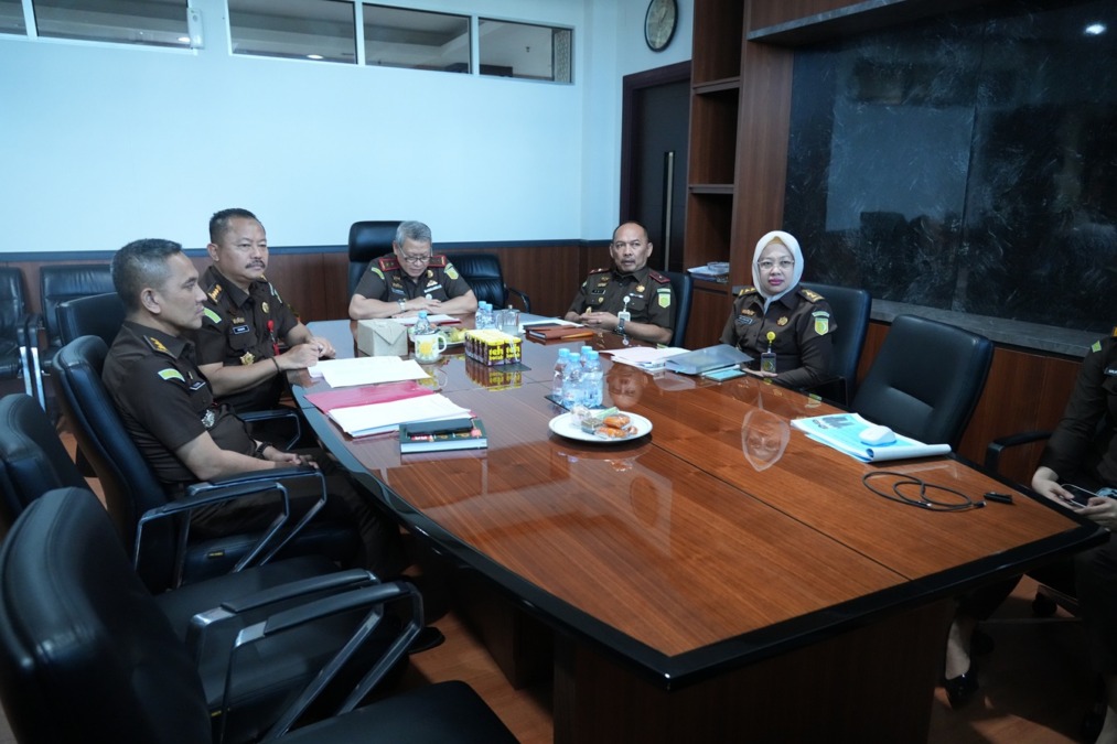 Kejati Sulsel menyetujui penyelesaian kasus pencurian iPad di Maros melalui restorative justice secara virtual, Selasa (20/10/2026)