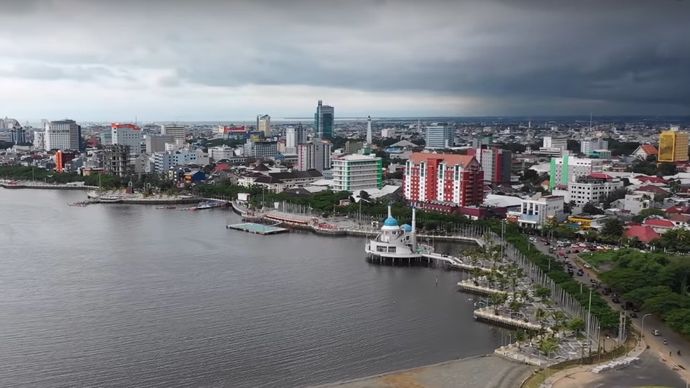 Retribusi PBG Makassar mencapai Rp21,38 miliar atau 98 persen dari target 2026. Distaru menargetkan realisasi 100 persen pada November.
