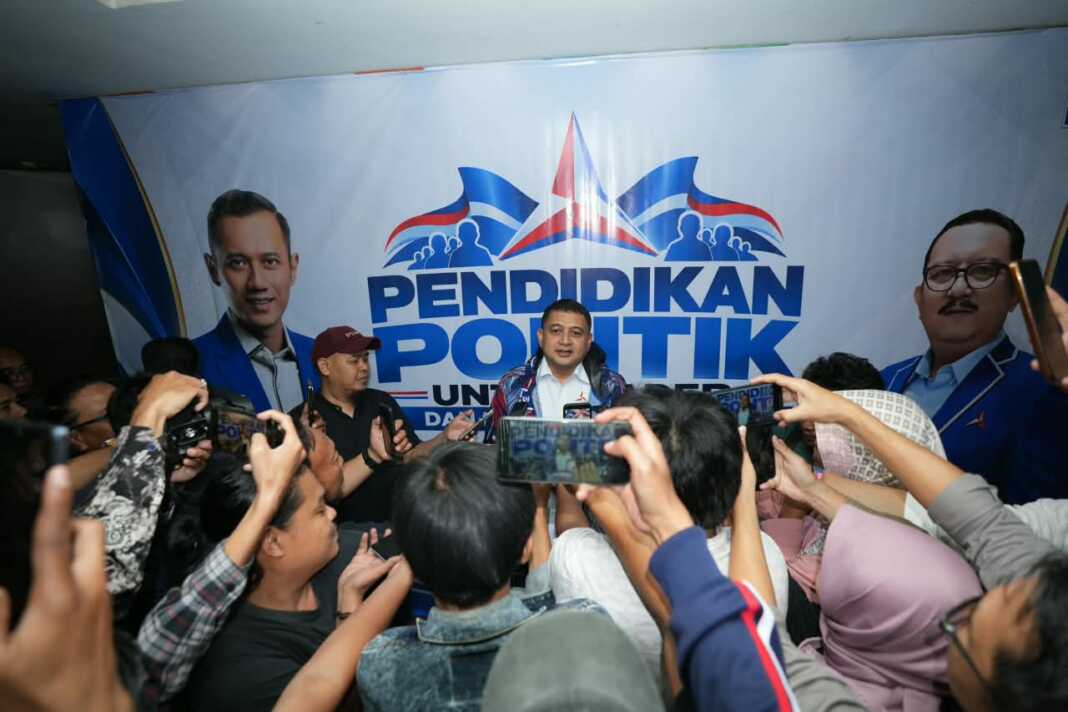 Munafri Arifuddin mengantongi dukungan 24 DPC Demokrat Sulsel dan tiga organisasi sayap. Ni'matullah belum menyatakan akan mendaftar