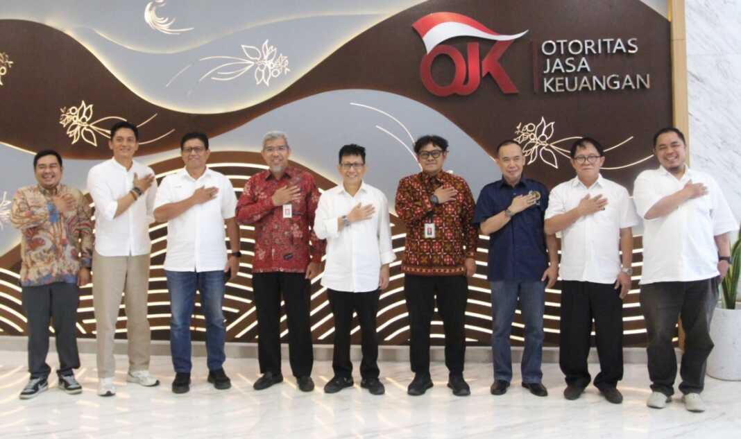 Pengurus PWI Sulsel melakukan audiensi dengan OJK Sulselbar di Kantor OJK Sulsel, Makassar, Selasa (6/10/2026). OJK menilai edukasi keuangan merupakan kewajiban kolektif yang membutuhkan dukungan berbagai pemangku kepentingan, termasuk insan pers.