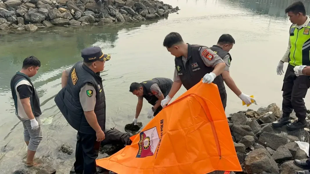 Pria berusia sekitar 45–50 tahun ditemukan meninggal di kanal CPI Makassar