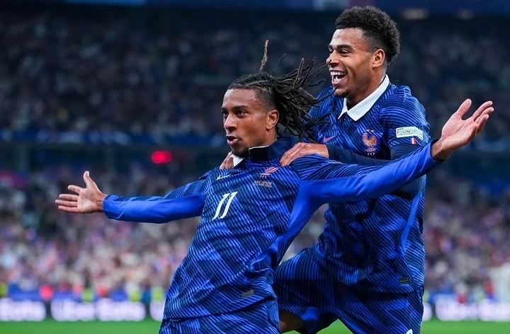Prancis membalikkan keadaan dan mengalahkan Belgia 4-1 setelah mencetak empat gol dalam 13 menit terakhir