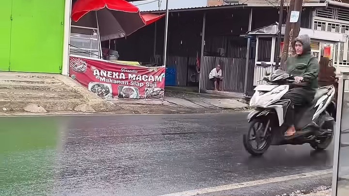 BMKG Wilayah IV Makassar memantau hujan ringan di sebagian wilayah Biringkanaya.