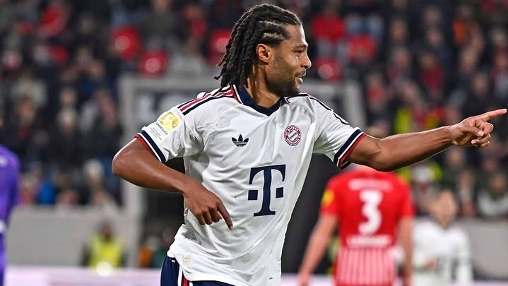 Bayern menang 3-1 atas Freiburg pada pekan ketujuh Bundesliga 2026/2027 di Europa-Park Stadion, Minggu (25/10/2026)
