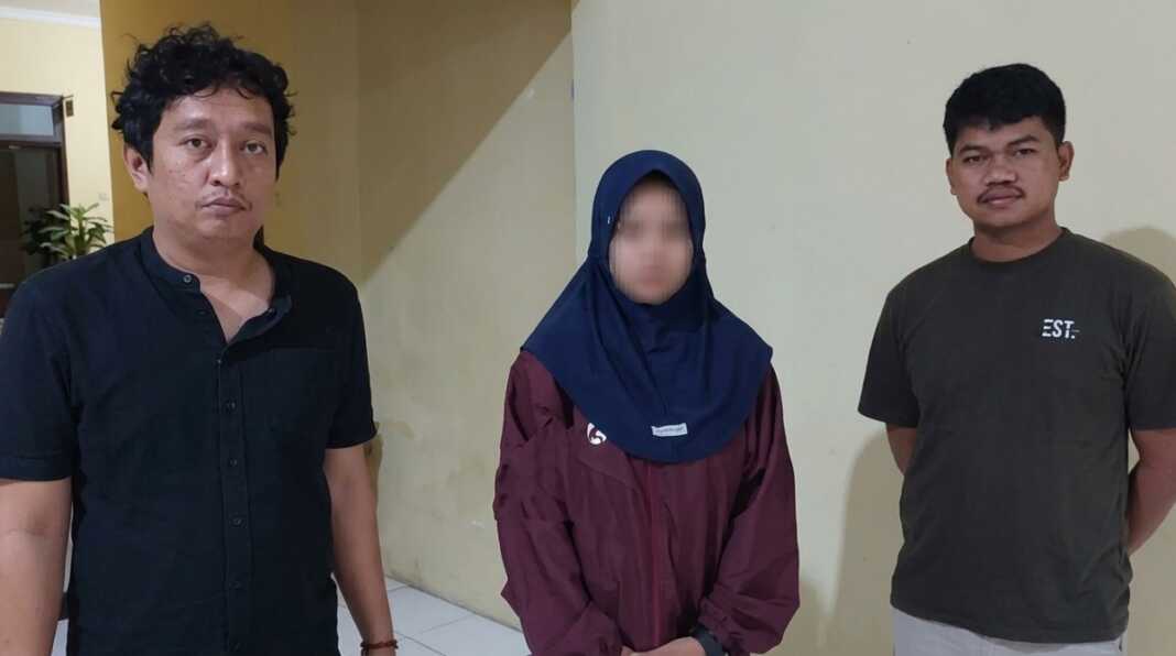 NH ditangkap Setelah emas sekitar 29 gram milik warga Sinjai diduga hilang di Jalan Dahlan Isma, Kelurahan Biringere, Kecamatan Sinjai Utara, Senin (5/10/2026)