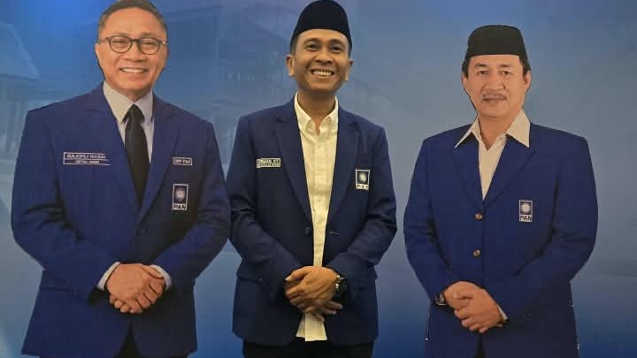 Herman ST resmi dilantik sebagai Ketua DPD PAN Bone oleh Zulkifli Hasan