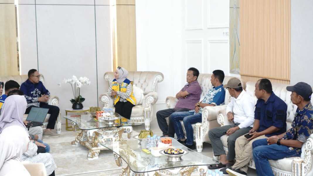 Pemkab Bone dan BBWS Pompengan Jeneberang menyiapkan pompa air untuk menyelamatkan padi petani yang terancam kekeringan dan gagal panen.