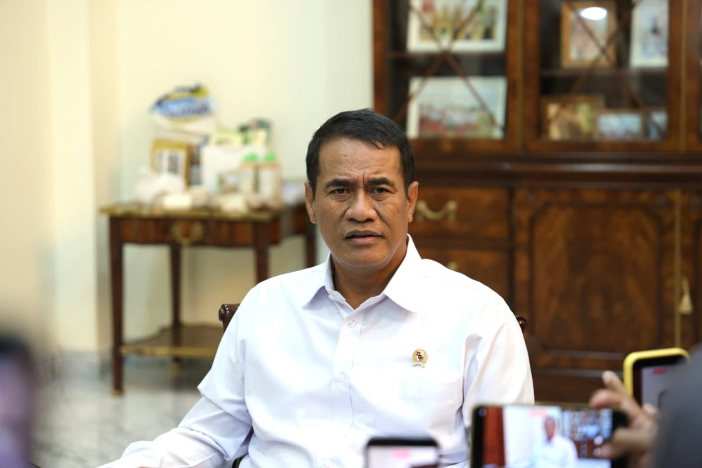 Menteri Pertanian RI, Andi Amran Sulaiman raih posisi menteri berkinerja terbaik yang masih menjabat versi survei Center of Economic and Law Studies (CELIOS)