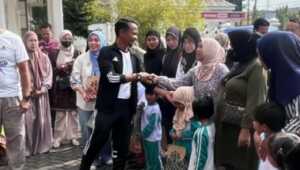 Pemkab Bone menyalurkan 1.800 produk susu untuk 450 anak guna mendukung pemenuhan gizi dan menekan stunting.