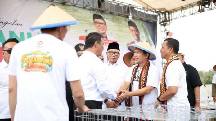 Mentan Amran mengungkap instruksi Presiden Prabowo untuk menghentikan impor singkong demi melindungi petani lokal.