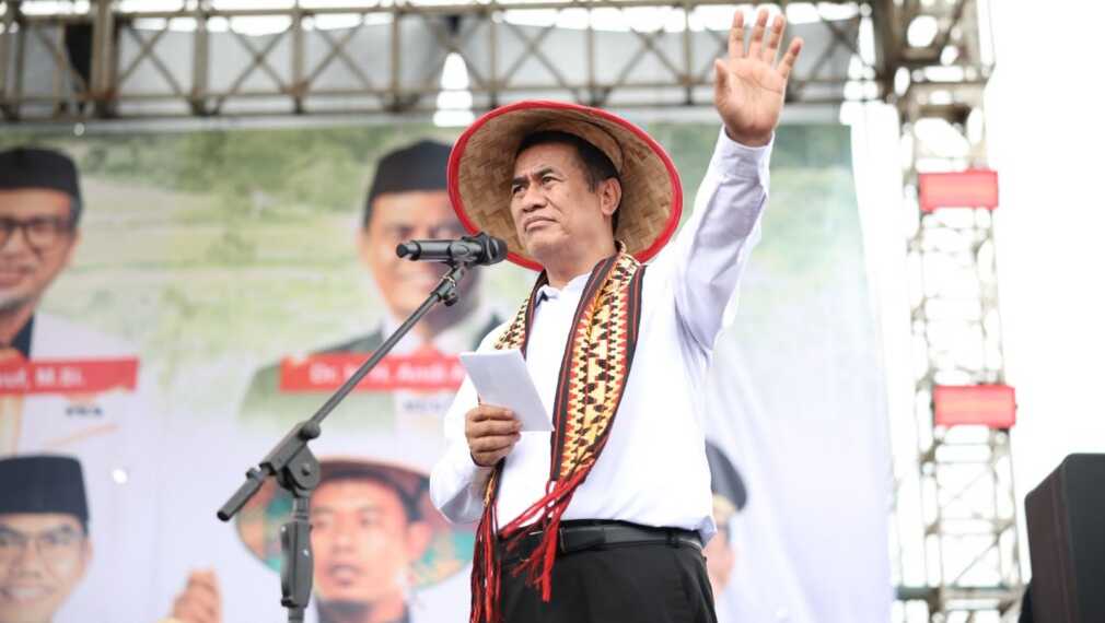 Mentan Amran mengungkap instruksi Presiden Prabowo untuk menghentikan impor singkong demi melindungi petani lokal.