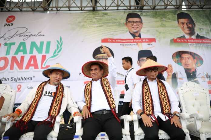 Harga singkong di Lampung tembus Rp3.050/kg. Petani berterima kasih kepada Prabowo setelah harga naik, pupuk turun, dan produksi meningkat.
