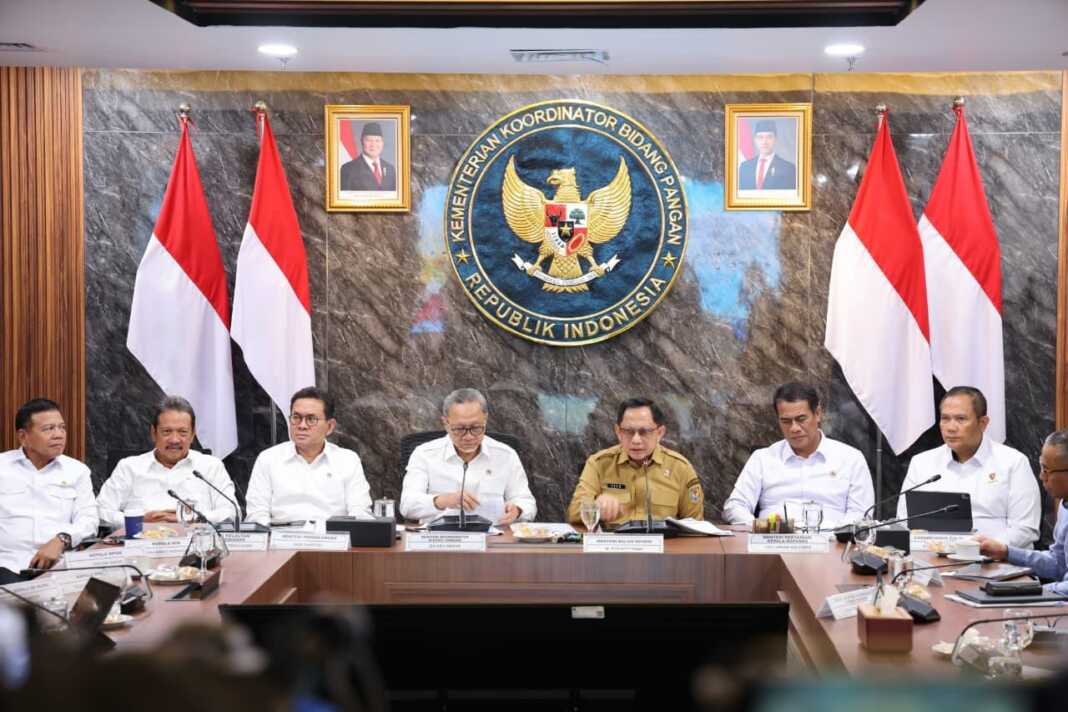 Mentan Amran memastikan pasokan beras aman menjelang Nataru dengan stok Bulog 4,5 juta ton, diperkirakan mencukupi hingga Juli–Agustus 2027.