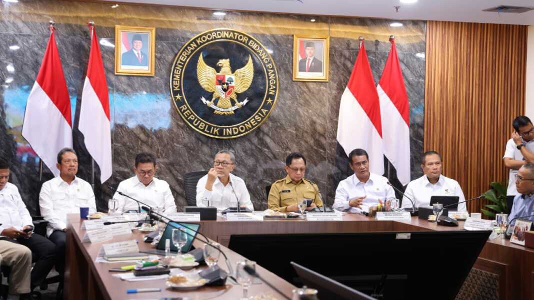 Harga singkong petani naik dari Rp700 menjadi Rp3.000 per kilogram setelah impor dihentikan. Mentan Amran menyiapkan ekspor tepung mocaf.