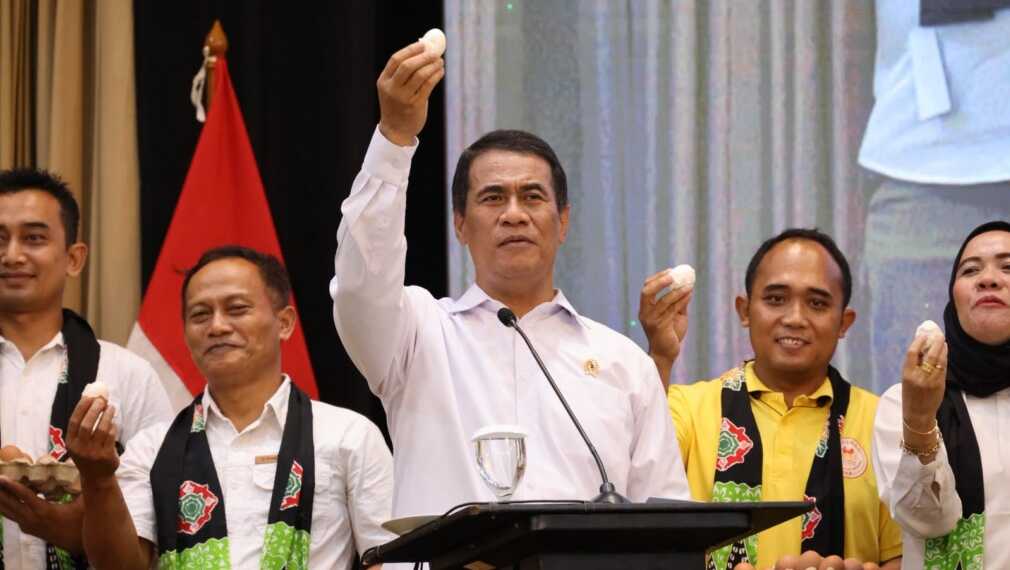 Mentan Amran menyiapkan Rp300 miliar untuk benih jagung pakan dan merencanakan anggaran serupa tahun depan. Pemerintah menargetkan penanaman 300 ribu hektare untuk memperkuat pasokan peternak.