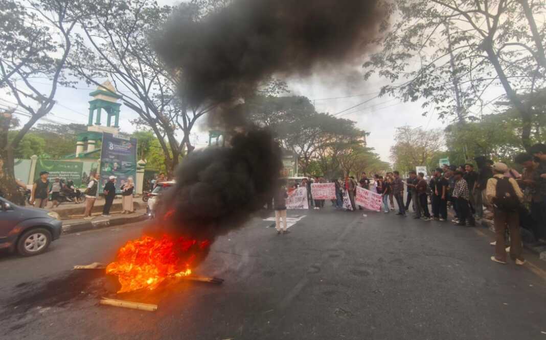 ilustrasi aksi demo mahasiswa Makassar